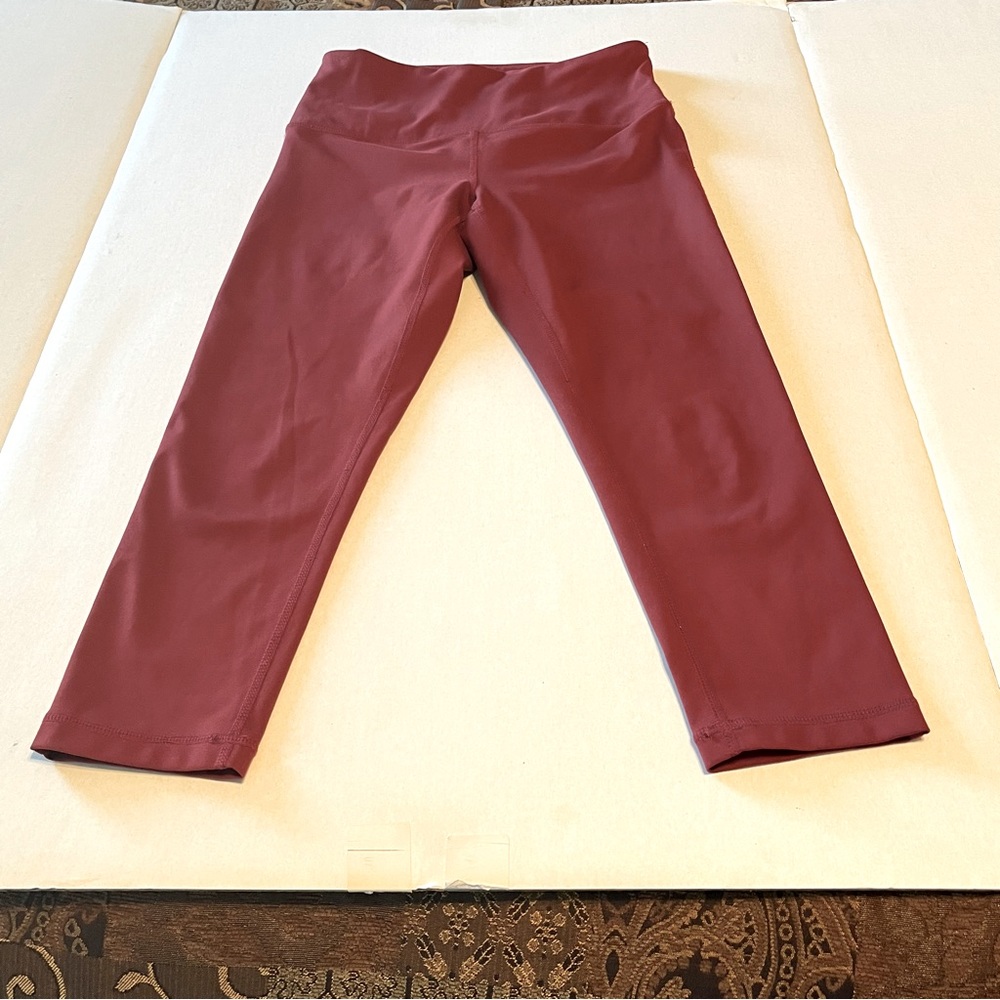 Zella Womens Size Small Burgundy Cropped Capri‎ Leggings Athletic Workout Gym